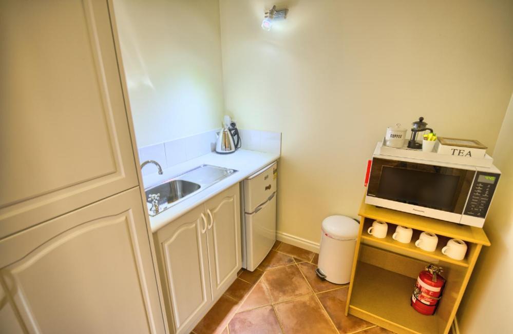 Spencer Suites Олбані Екстер'єр фото