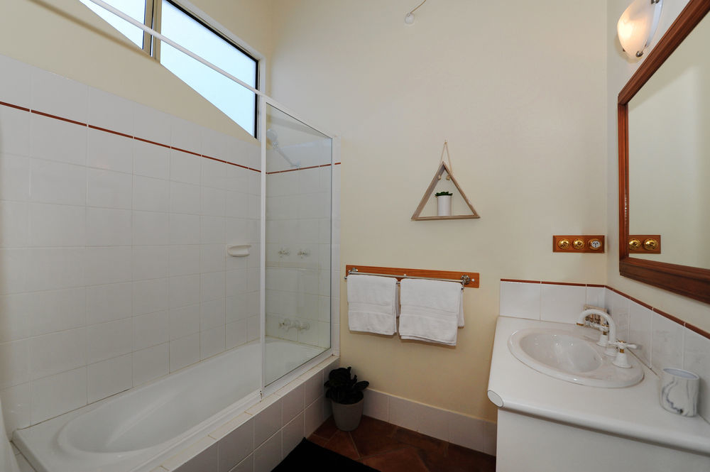 Spencer Suites Олбані Екстер'єр фото
