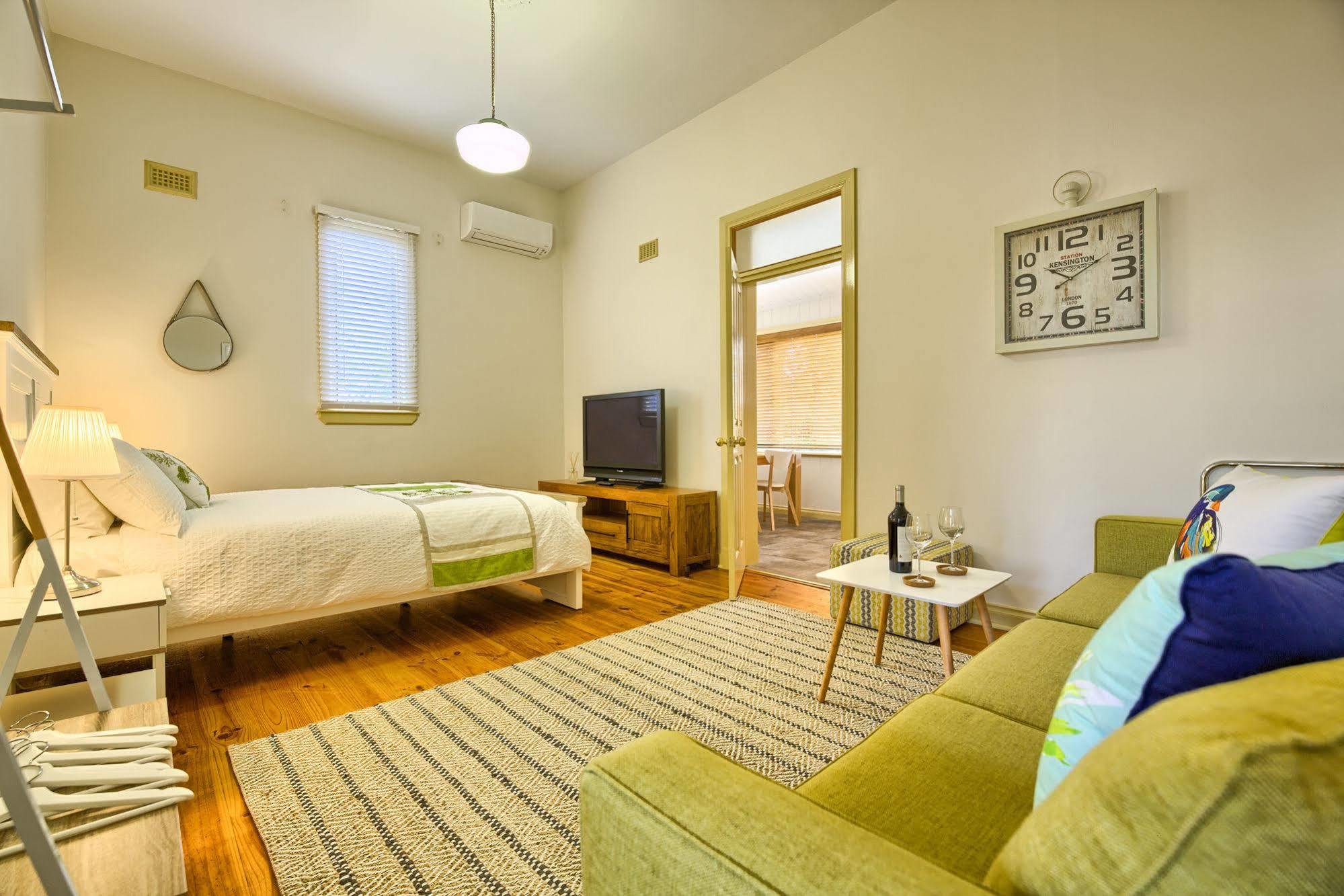 Spencer Suites Олбані Екстер'єр фото